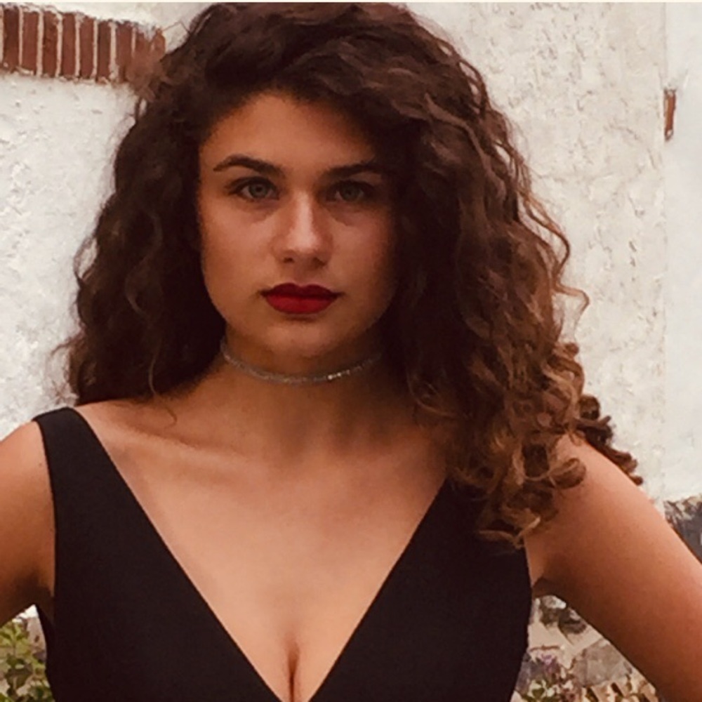 Meet your Posher, Rena